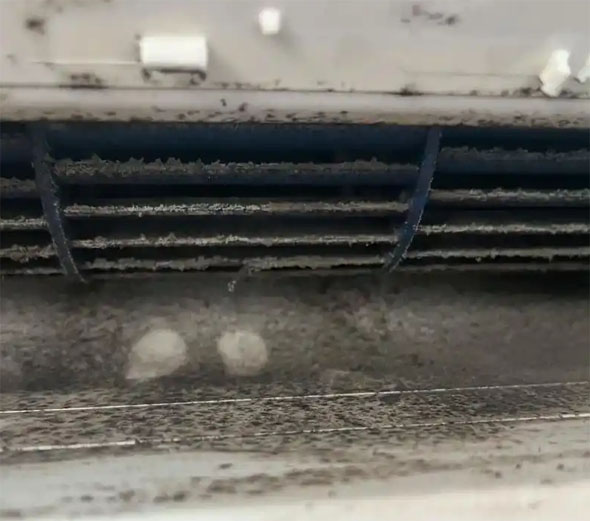 乳山空调吹的风有股烧焦味是怎么回事